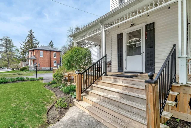 71 Queen St, Prince Edward County 4