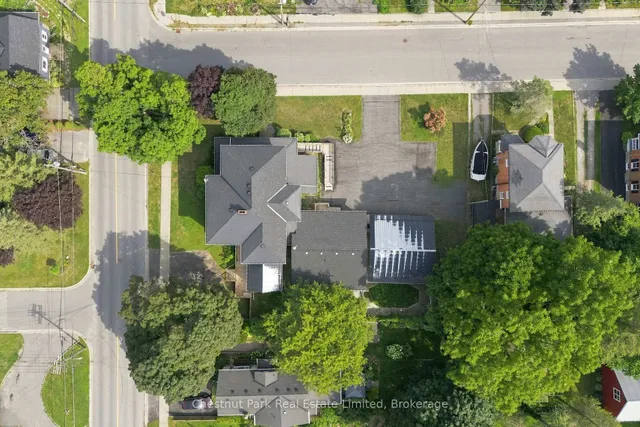 71 Queen St, Prince Edward County 3