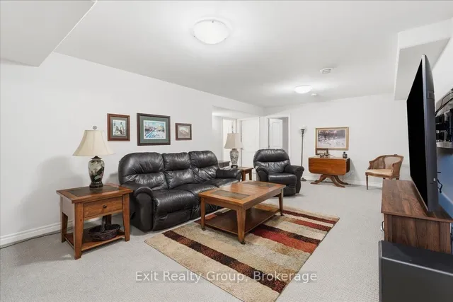 30 Sandhu Cres, Belleville 3