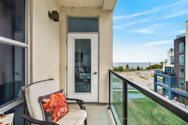 10 CONCORD Pl #411, Grimsby 4