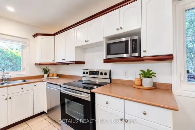 3021 Richmond Rd, Ottawa 5