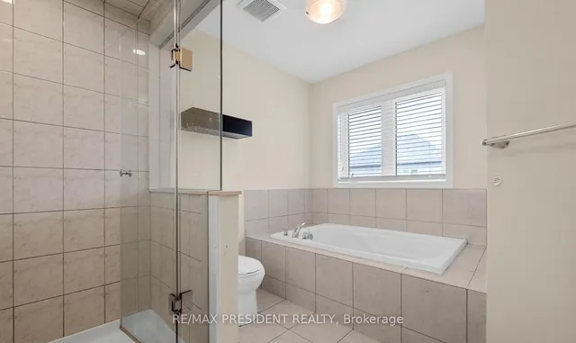25 Seanesy Dr, Thorold 4