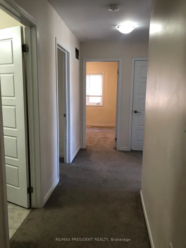 25 Seanesy Dr, Thorold 5
