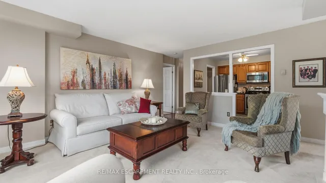 8 Village Green Blvd #510, Hamilton 2