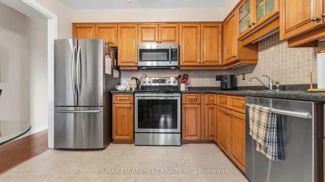 8 Village Green Blvd #510, Hamilton 4