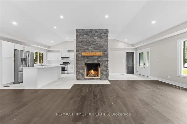 6636 Marina Dr, Manotick 5