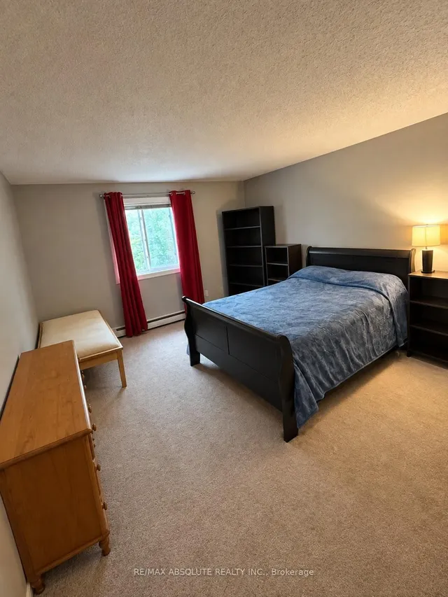 420 Fenerty Crt #8, Kanata 4