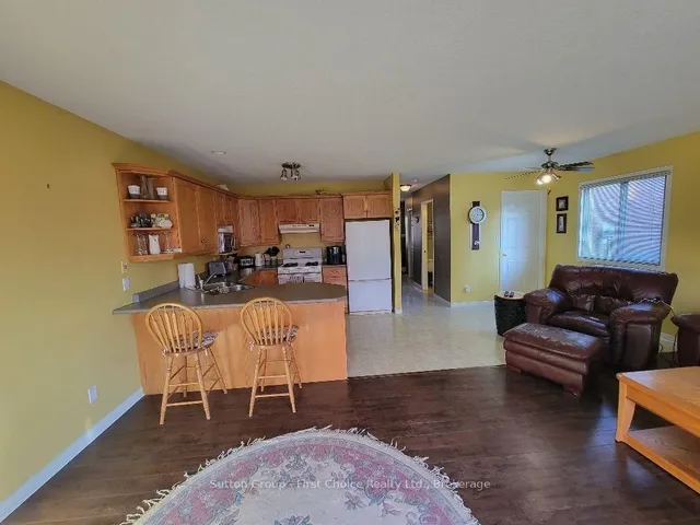 24 Hyde Rd, Stratford 4