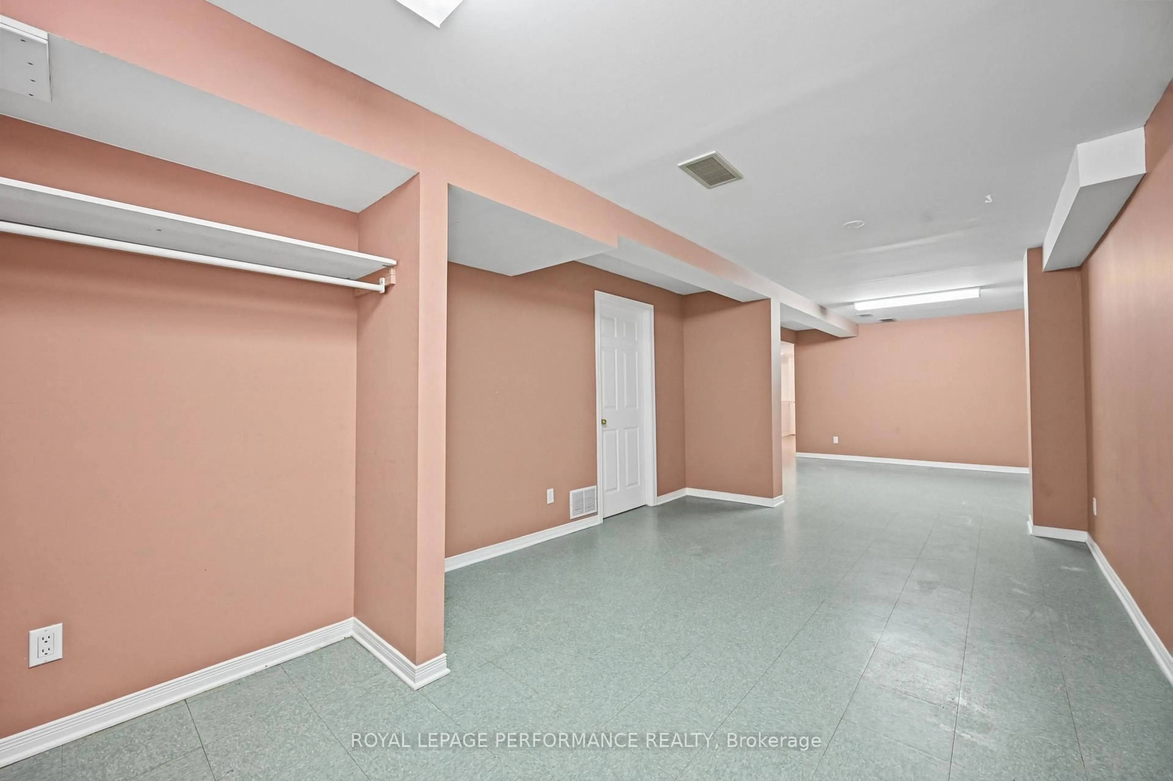 trreb/IMG-X13864568_1cbce7ec-c778-4420-a017-e9968c53bdd5-l.jpg