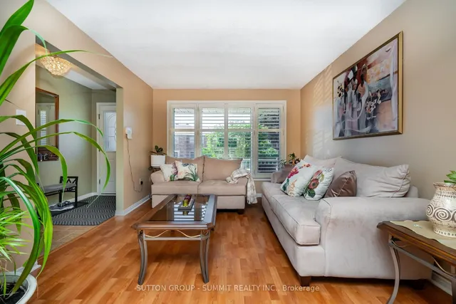 437 Eaglewood Dr, Hamilton 5