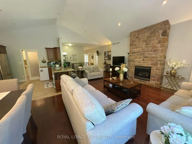 211 First Street Louth, St. Catharines 2