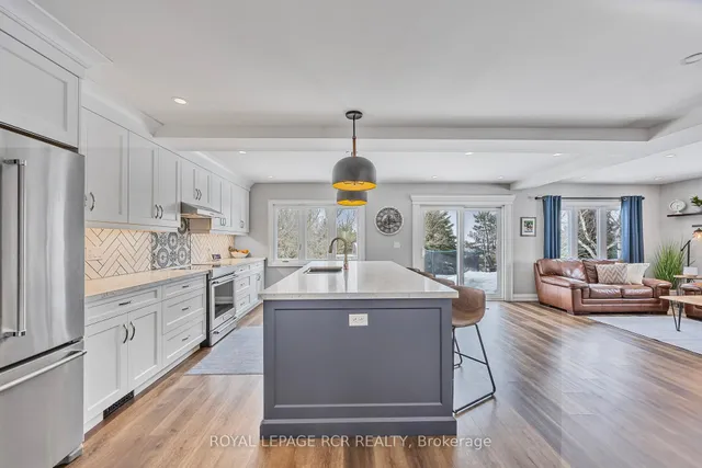 18 Peter St, Amaranth 3