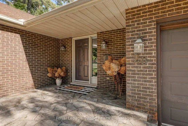 28 Segal Dr, Tillsonburg 2