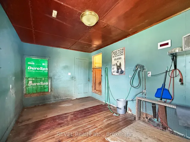 98 Swamp College Rd, Prince Edward County 4