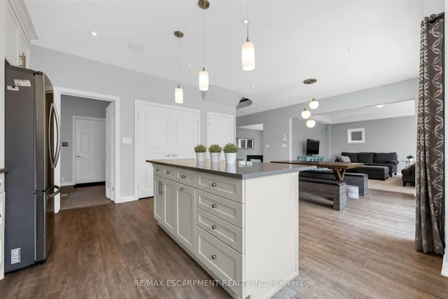 1 Elderberry Rd, Thorold 4