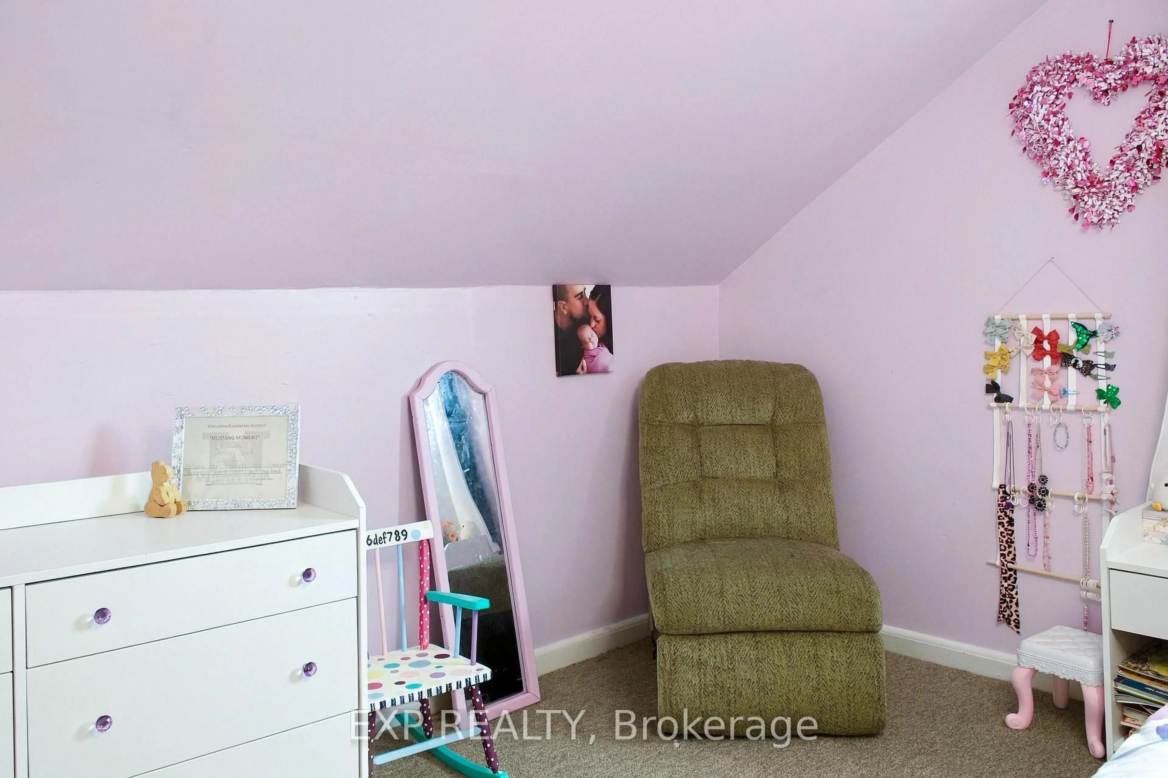 trreb/IMG-X13865740_2d27e377-ff9d-4966-bd3a-4c510822270e-l.jpg