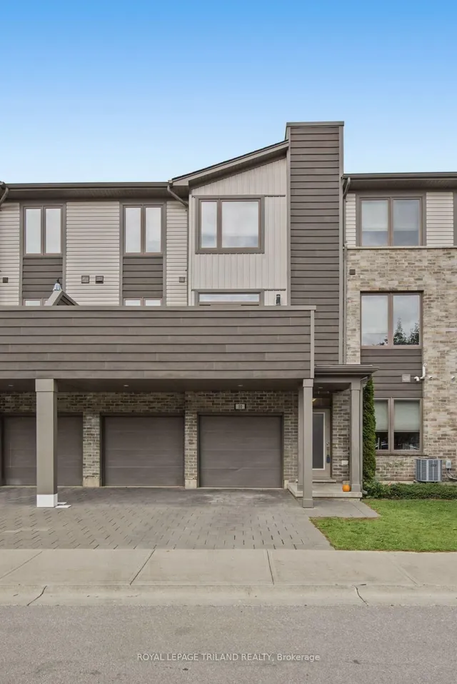 1960 Dalmagarry Rd #10, London North 2