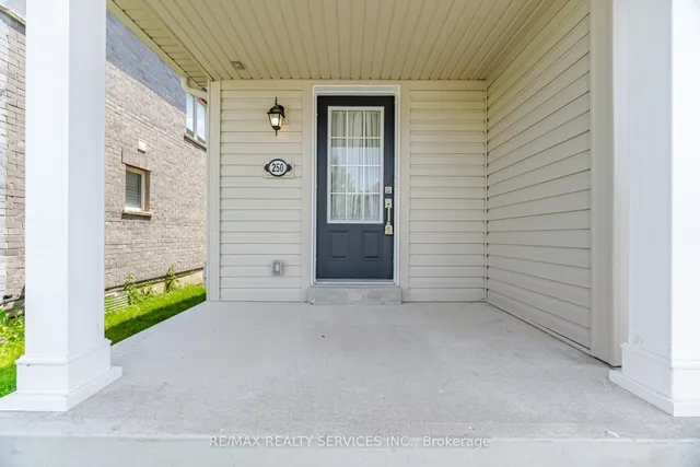 250 Esther Cres, Thorold 2