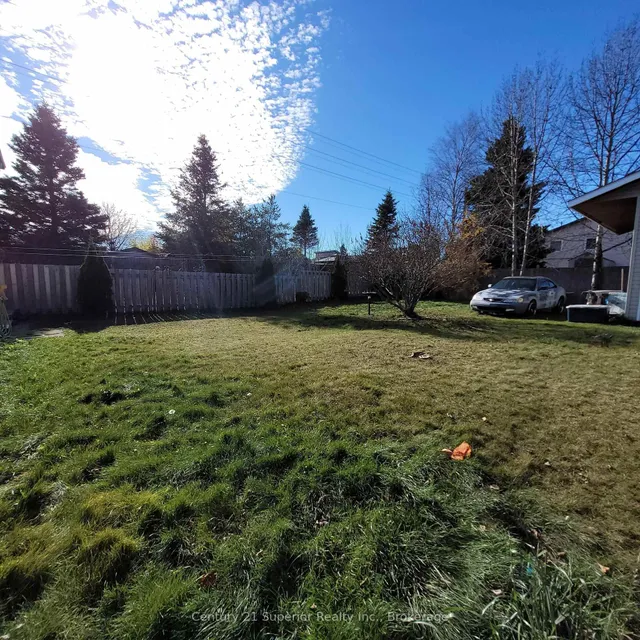 34 Hemlo Dr, Marathon 3