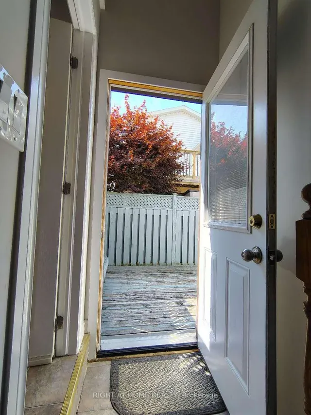 78 Olympic Cres, London North 4