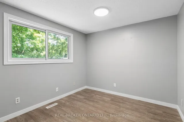 74 Helene Cres, Waterloo 2