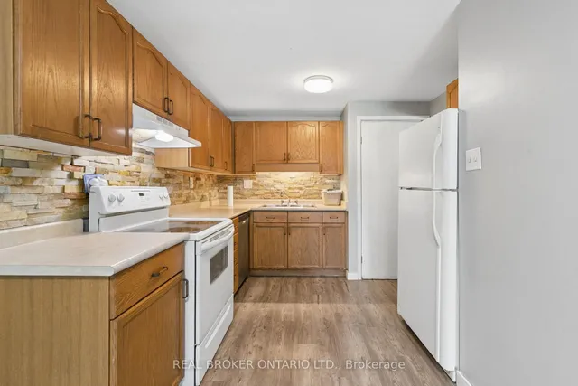 74 Helene Cres, Waterloo 3
