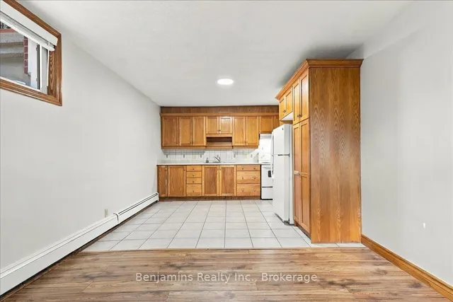 115 Roxborough Ave, Kitchener 4