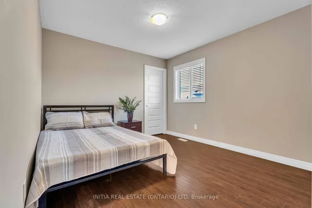 571 Freeport St, London North