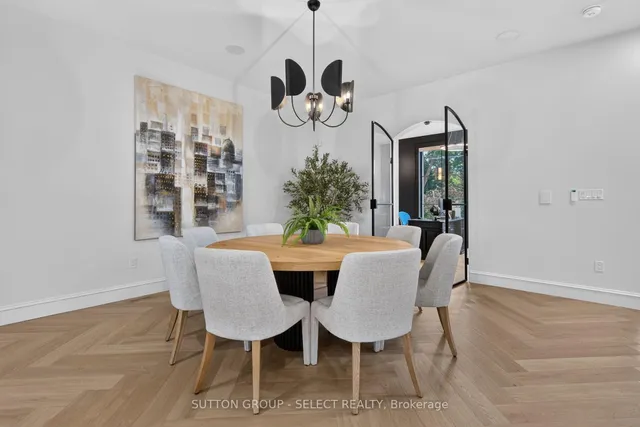 971 WELLINGTON St, London East 4