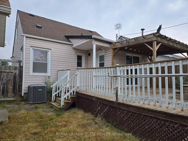 325 Simpson Ave, Welland 3