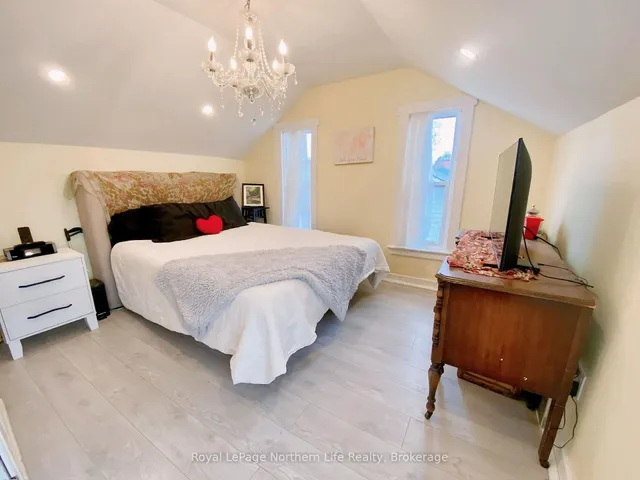 630 First St, Gravenhurst 4
