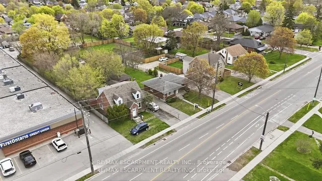 113 North Park St, Brantford 3