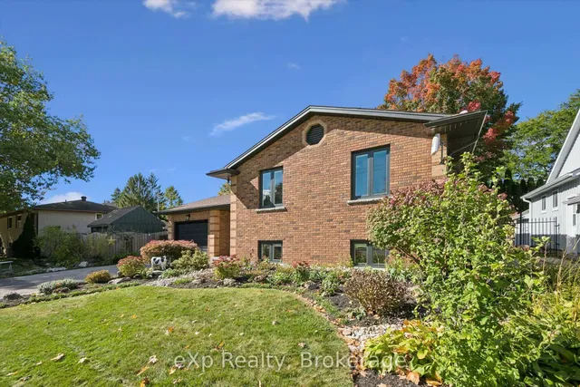266 Colborne St, Centre Wellington 2