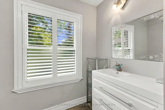 36 BRAEMAR Cres, London North 4