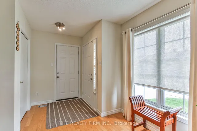 100 Stroud Cres #11, London South 2