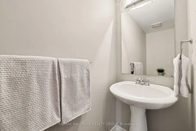 614 Martinique Lane, Ottawa 4