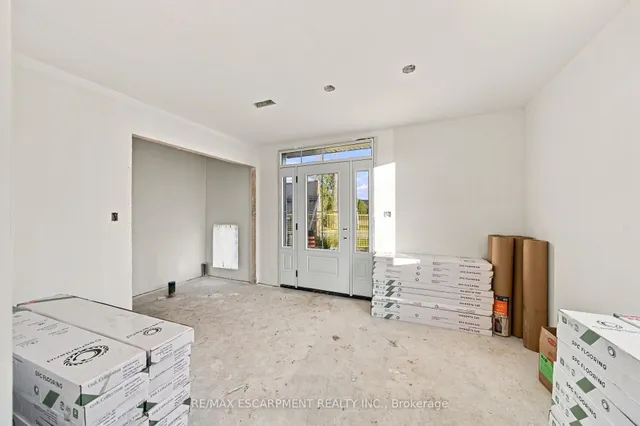72 Johnson Rd #7, Brantford 3