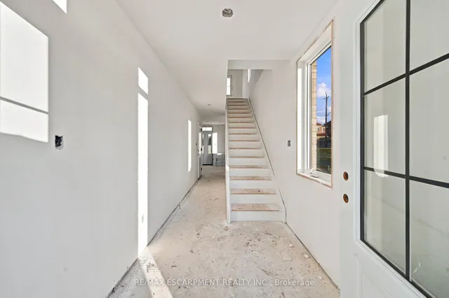 72 Johnson Rd #7, Brantford 4