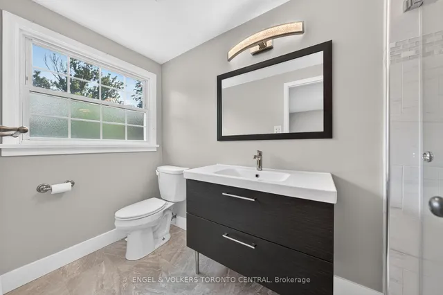256 Shakespeare Dr, Waterloo 3