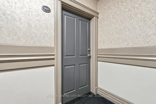 1030 Coronation Dr #903, London North 4