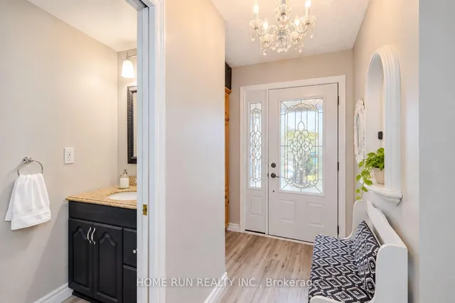 57 Fair Oaks Cres, Ottawa 4