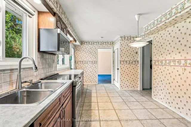 287 Blue Heron Rdge, Cambridge 4