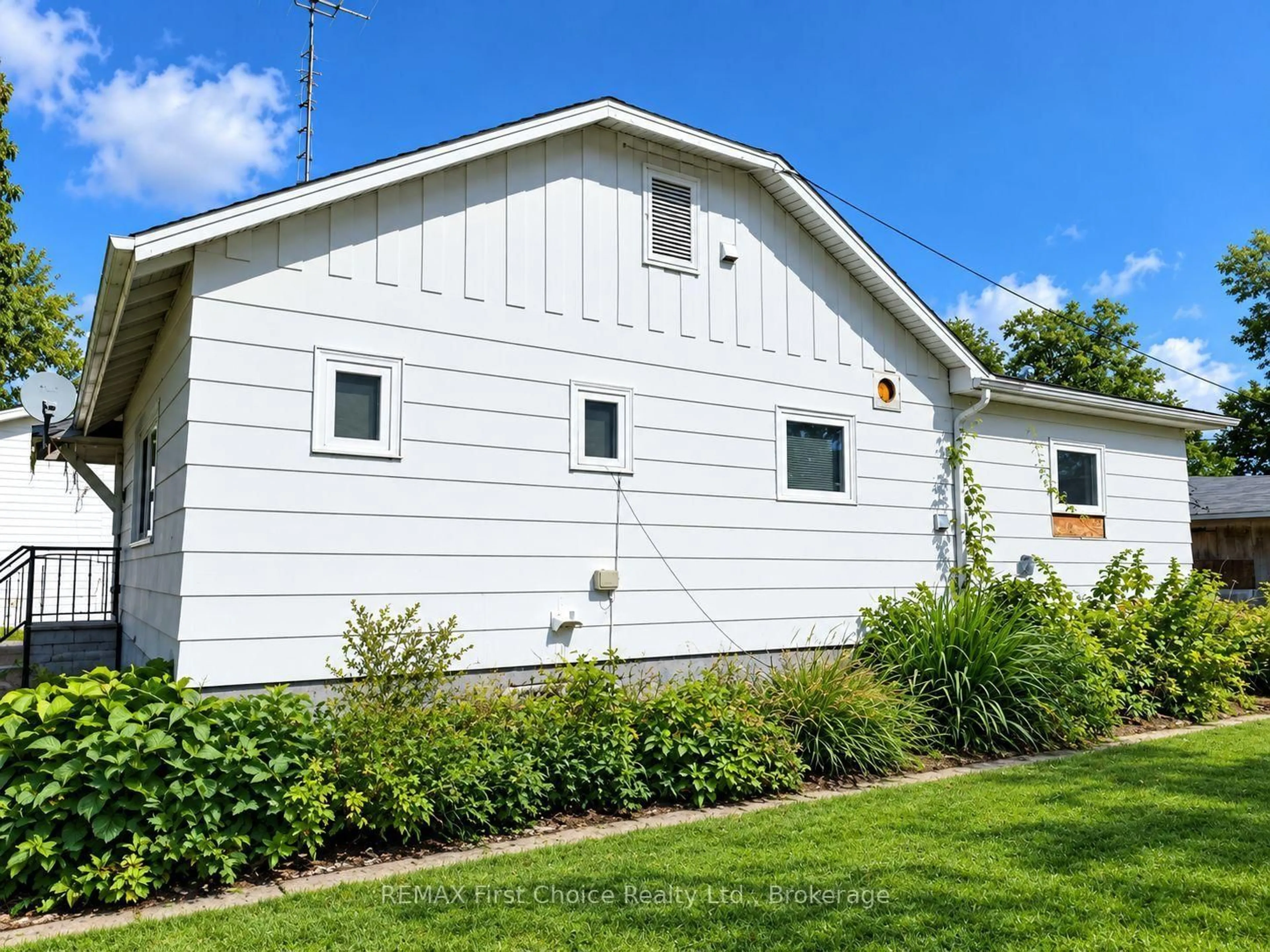 trreb/IMG-X13867908_0fe98130-417d-41b5-b930-860a0c444bc1-l.jpg