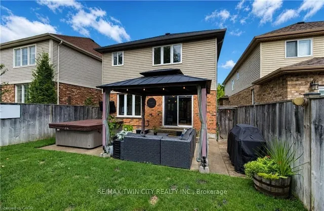 231 STEEPLERIDGE St, Kitchener 3