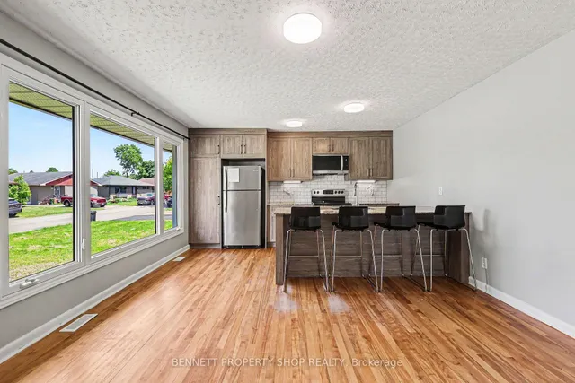 1308 Rustic Dr, Ottawa 5