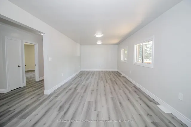378 Thorold Rd, Welland 4