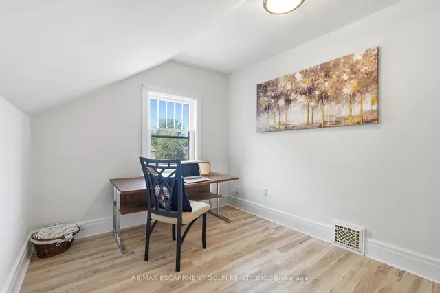 60 Oliver St, Guelph 5