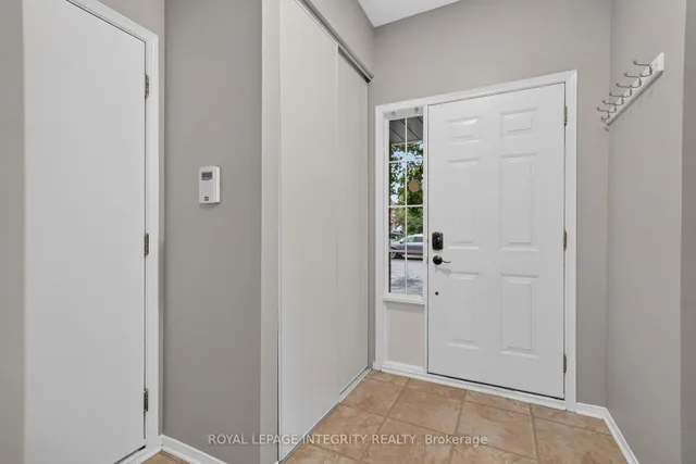 23 Tyne Crt, Ottawa 2