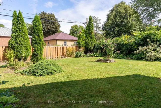 8 Cameron Ave, Hamilton 3
