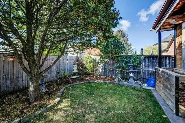27 Coral Gables Cres, Woolwich 4